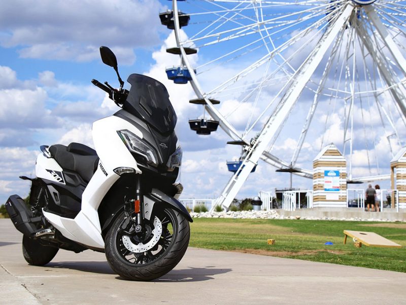 产品页背景图 stunning appearance Storm S 300
